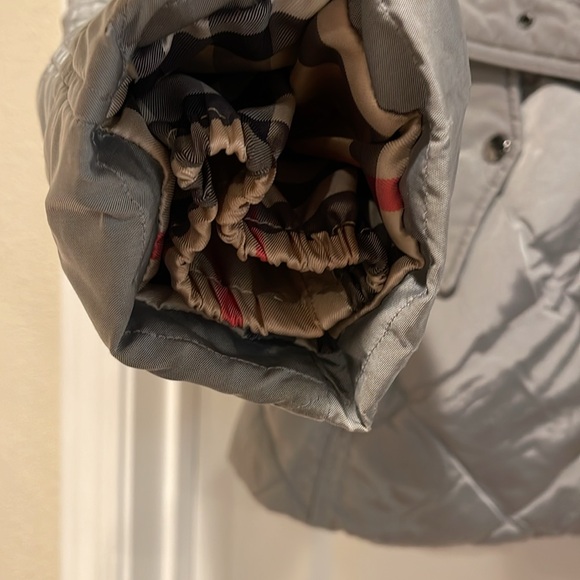 BURBERRY LONDON
Daunen Jacked Size M - Picture 5 of 16